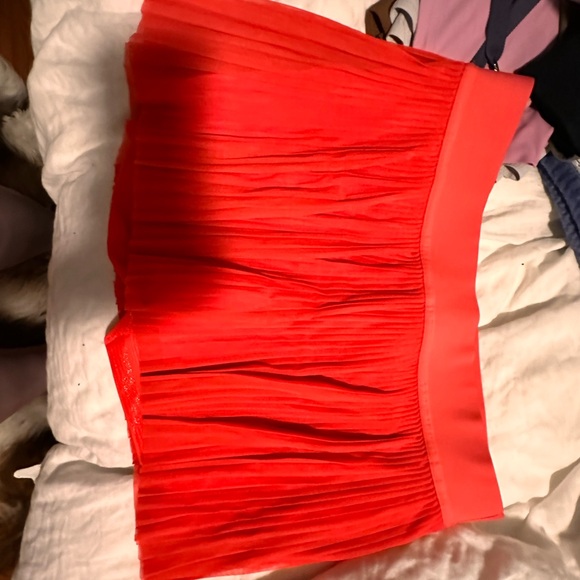 Lululemon, Pink Mesh Pleats Mid-Rise Mini Tennis Skirt, Lip gloss - Picture 2 of 4
